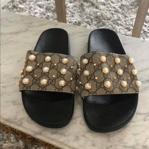DeSiGnEr Pearl slide sandals